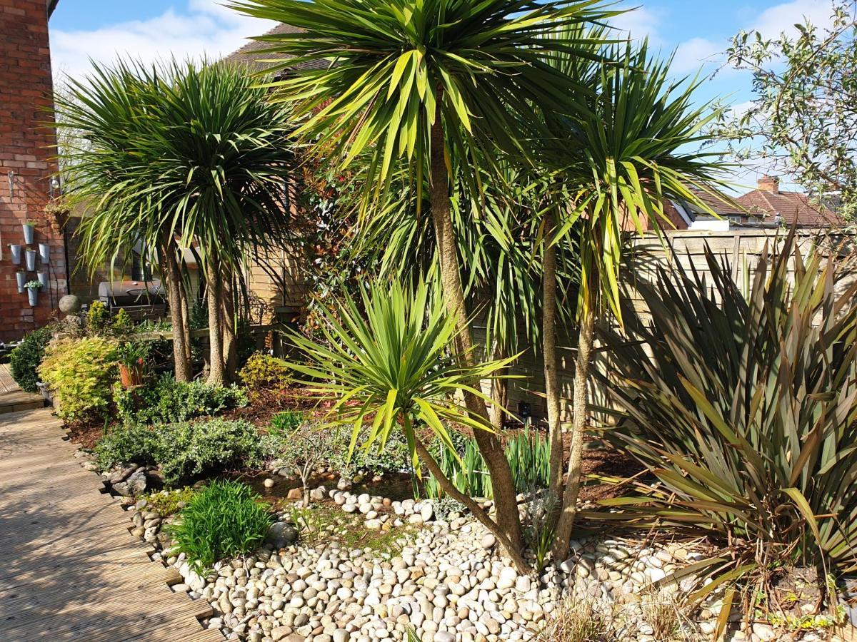 Tropical Garden Oasis Rooms Birmingam Exterior foto